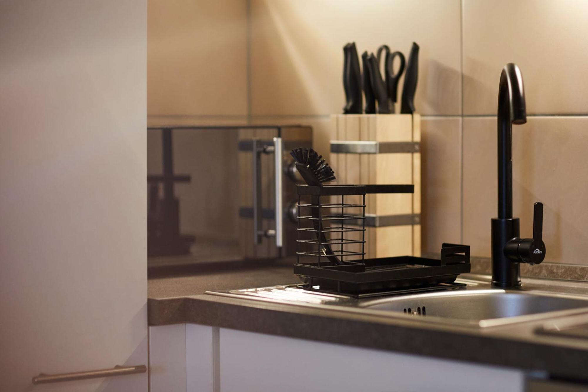 R B Apartment Am Airport Hamburg - 1-4 Personen - Kueche - Smart Tv - Waschmaschine - Perfekt Fuer Geschaeftsreisende Oder Familien Dış mekan fotoğraf
